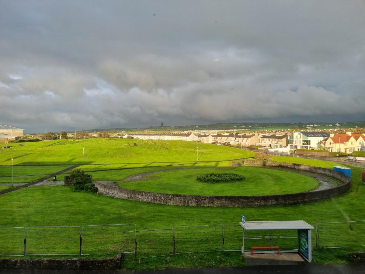 5 Dunluce Park - Portrush By The Sea Apartment Exterior photo