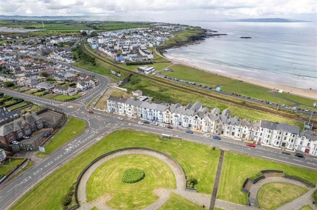 5 Dunluce Park - Portrush By The Sea Apartment Exterior photo