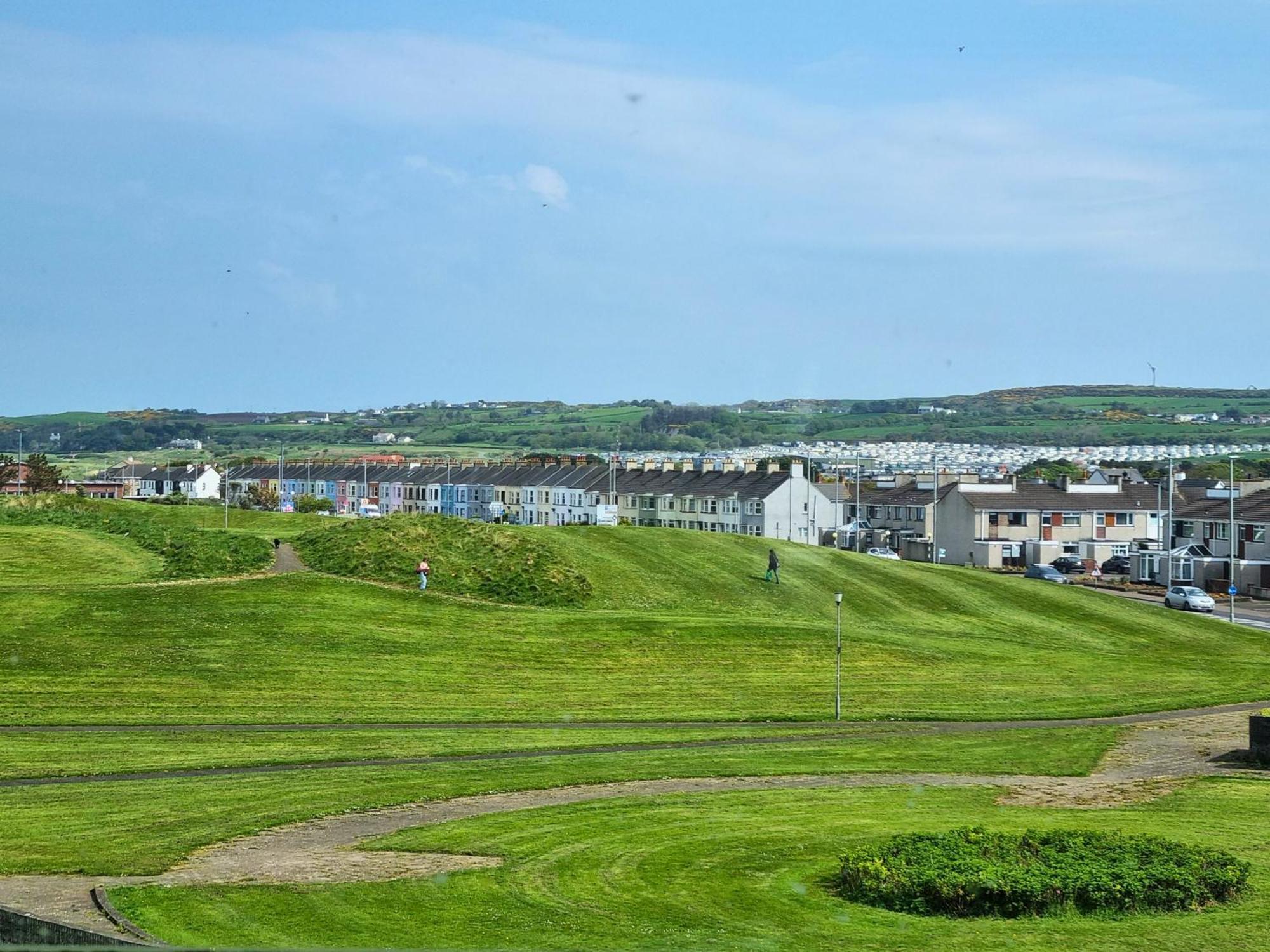 5 Dunluce Park - Portrush By The Sea Apartment Exterior photo