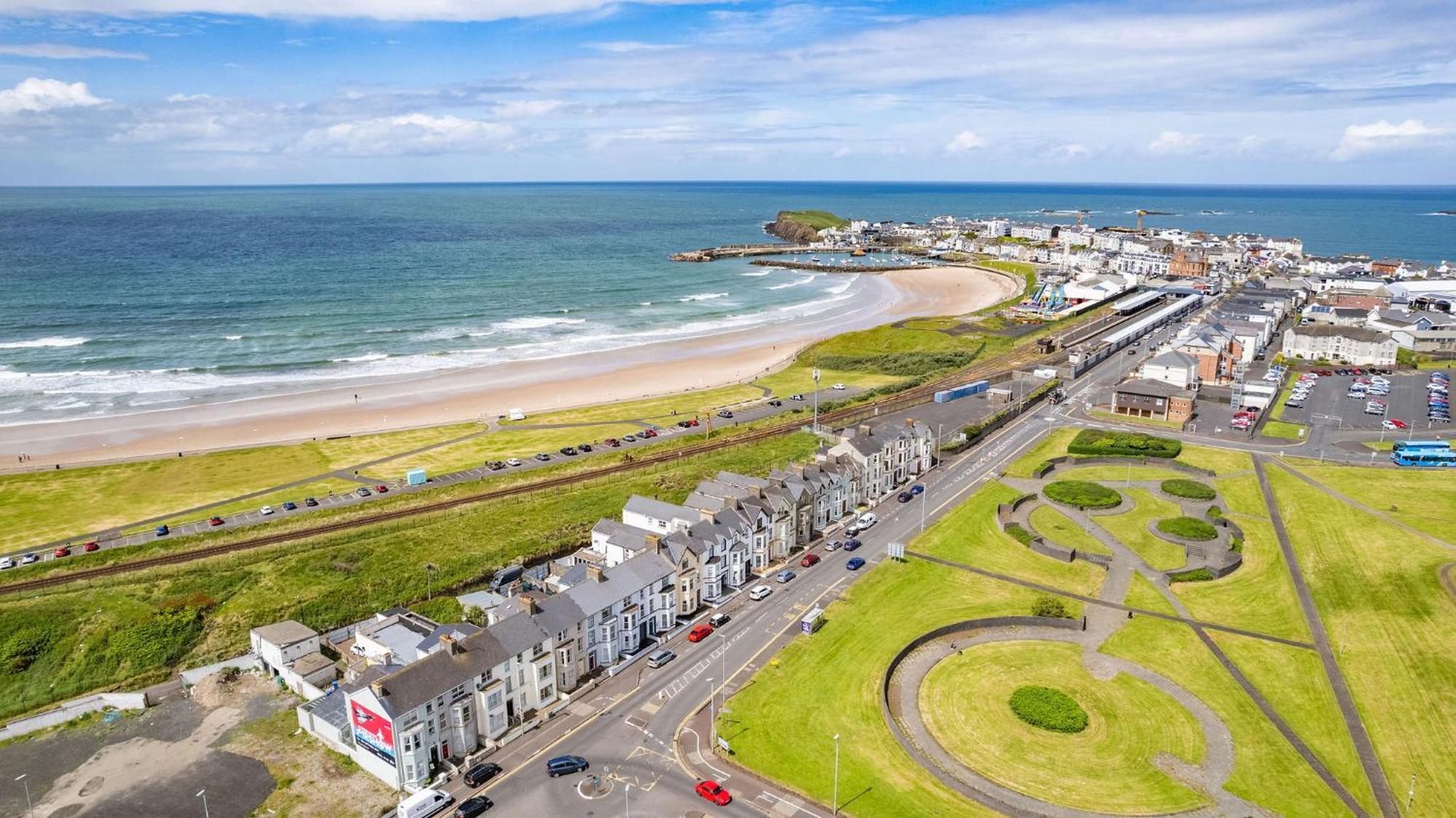 5 Dunluce Park - Portrush By The Sea Apartment Exterior photo